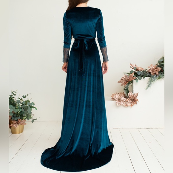 ❗️NEW❗️Black Velvet V Neck Lace Wrap Dress - Picture 7 of 11